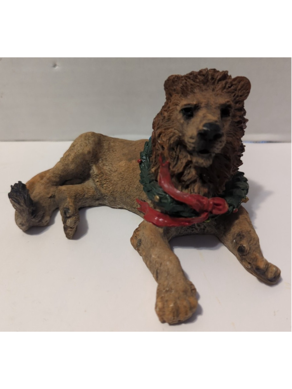 Vintage Christmas Lion in Wreath Albert E. Price Figure Resin Figurine Decor